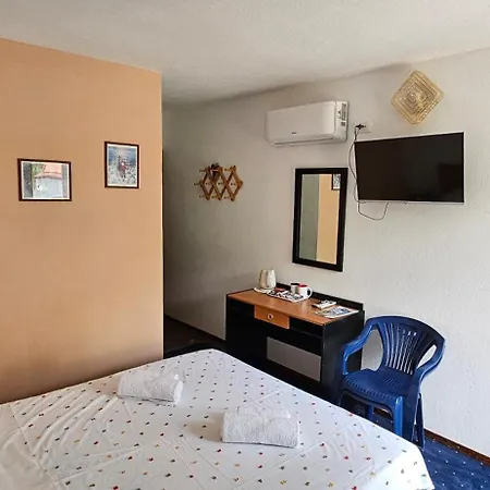Pansion 8 Ferala Pensionat 3*