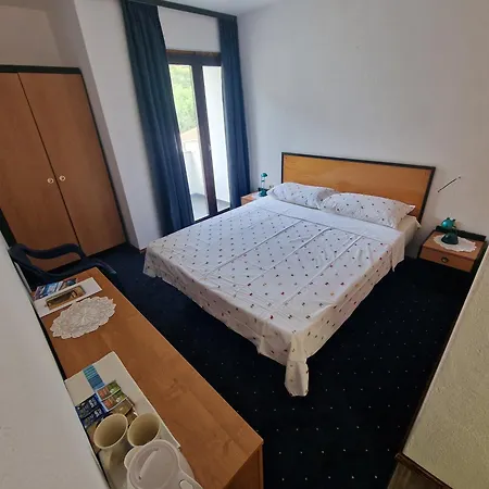 Pansion 8 Ferala Novigrad (Dalmatia)